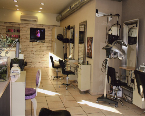 Επαγγέλματα : Ο Χαράλαμπος Κομμωτής - Image 4